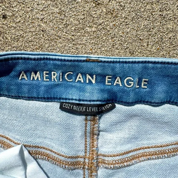 American Eagle, Ripped, Blue Denim, Size 2 - Picture 4 of 5